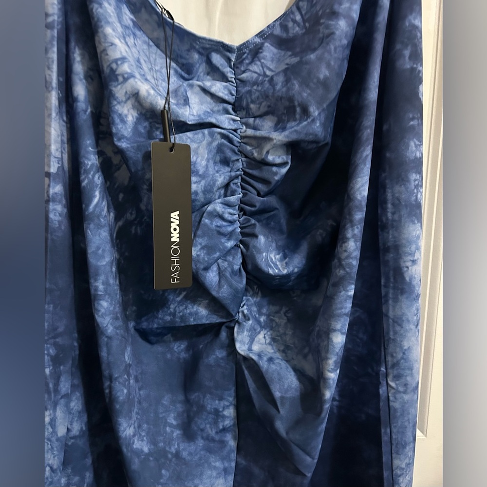 Elegant Blue Tie-Dye Dress - Picture 6 of 9